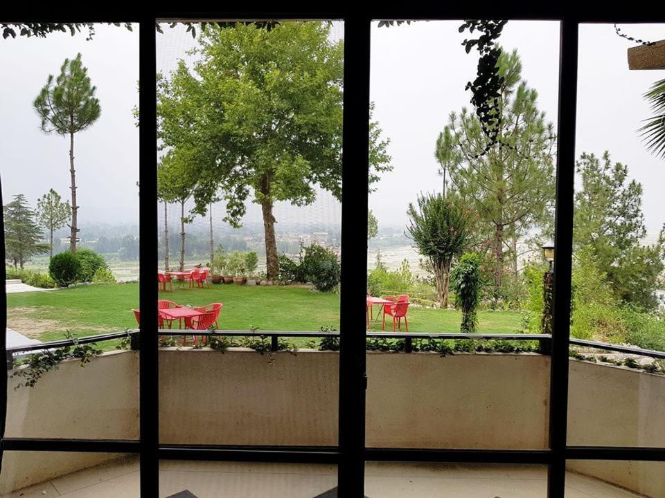 Rock City Resort Mingora Bagian luar foto