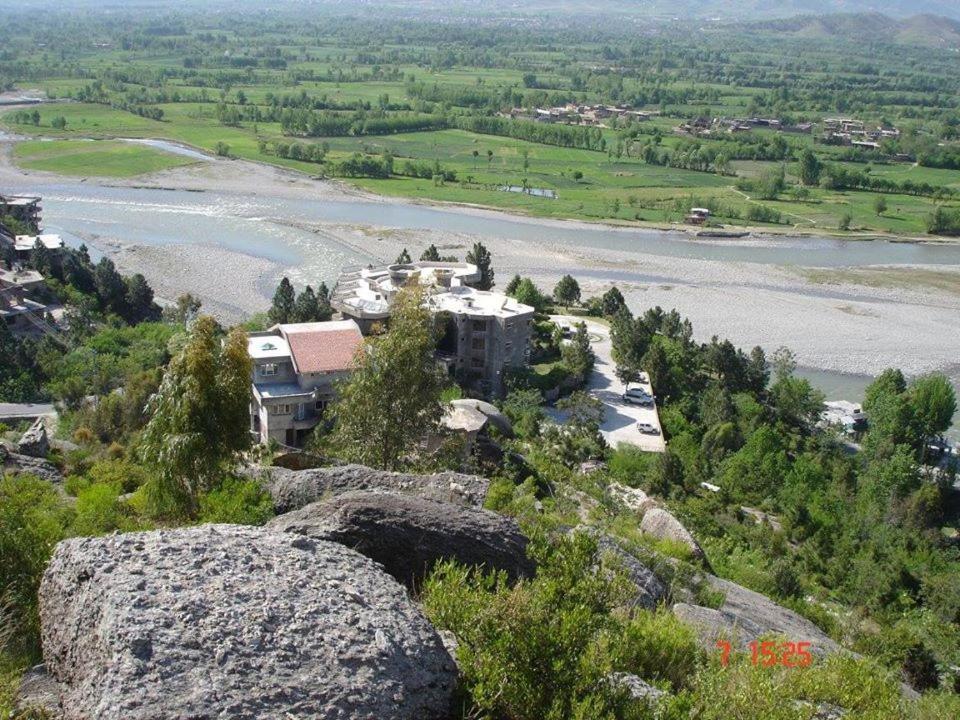 Rock City Resort Mingora Bagian luar foto