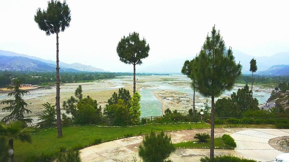 Rock City Resort Mingora Bagian luar foto